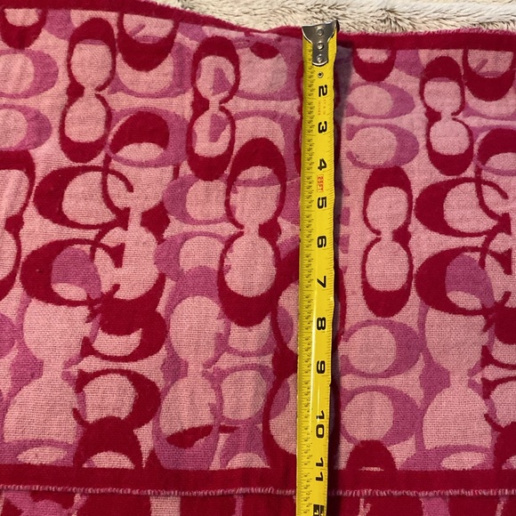 Coach Scarf. Wool/cashme blend - Picture 7 of 7